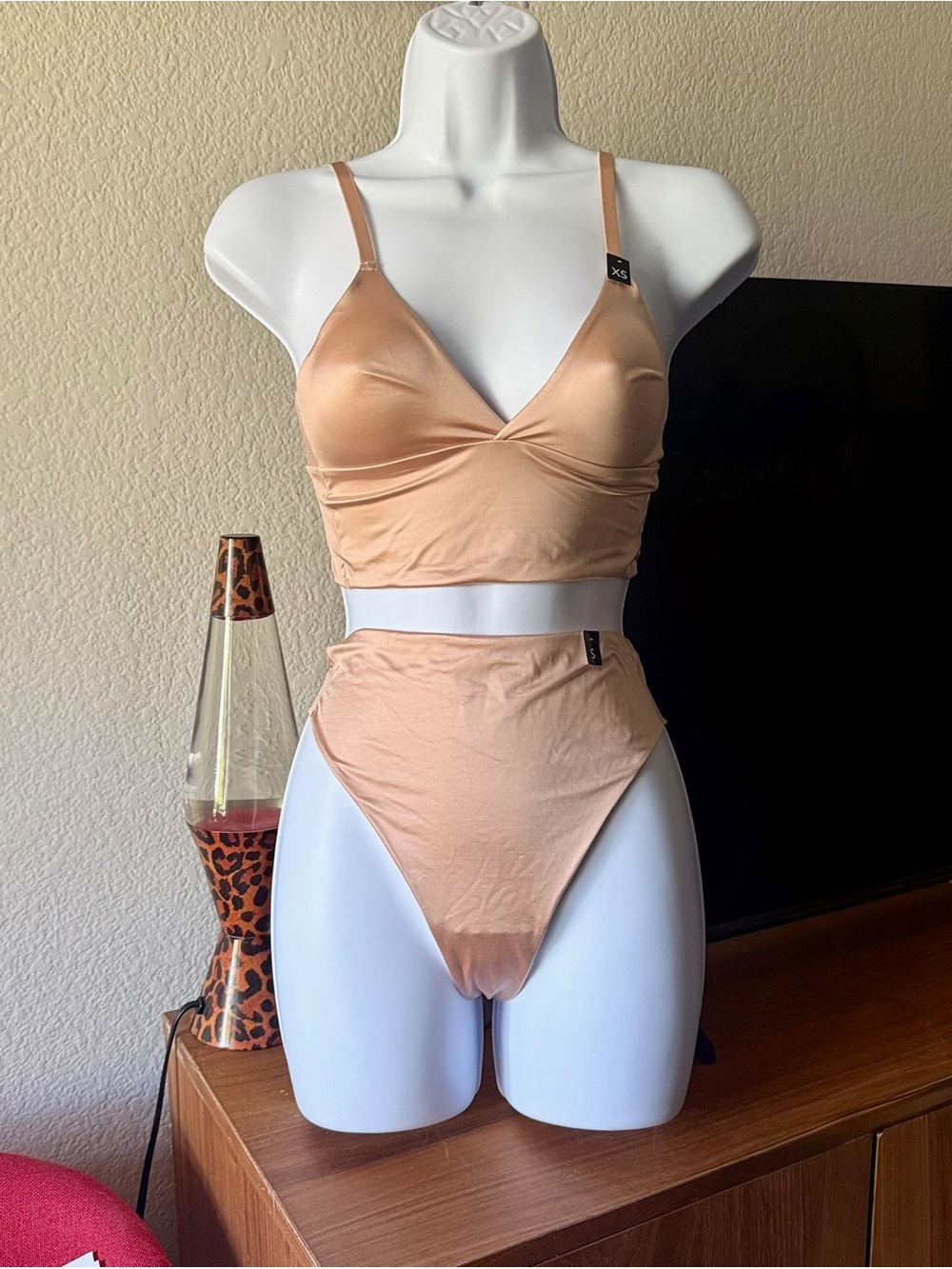 Etam “Perfect Glow” two-piece lingerie/lounge set